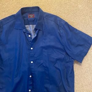 Like new! Worn once, Untuckit shirt